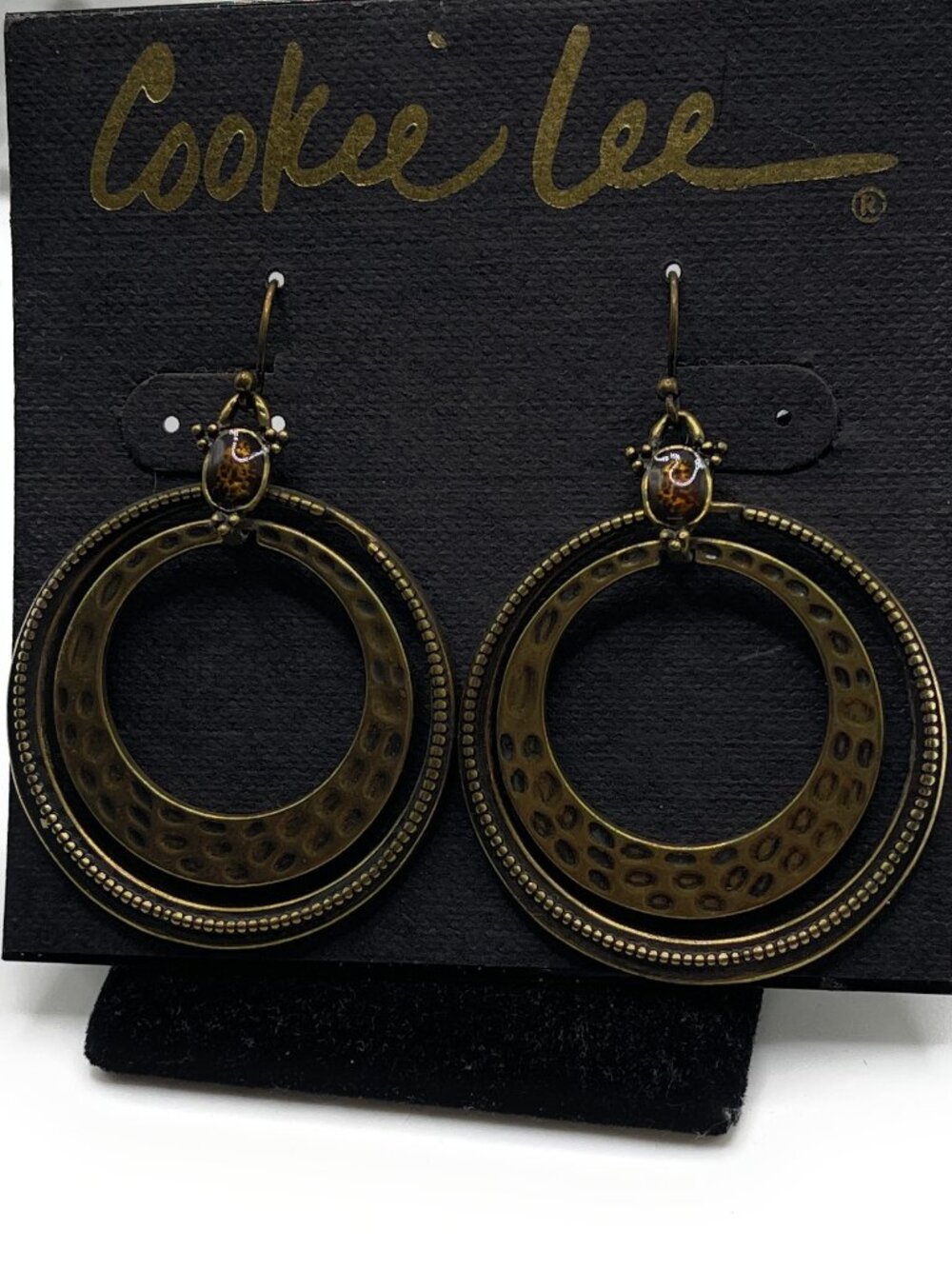 51789 Hammered Gold Retired Cookie Lee Hoop earrings (D99)